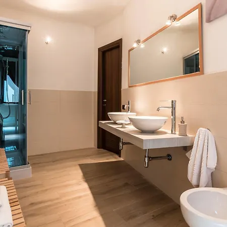 Alojamento de Acomodação e Pequeno-almoço Fior Di Loto 4*